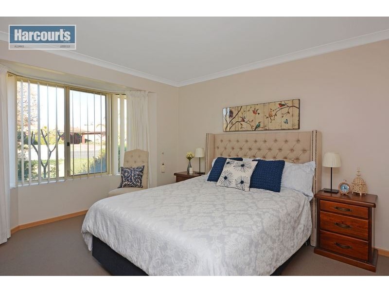 39 Selkirk Drive, Kinross WA 6028