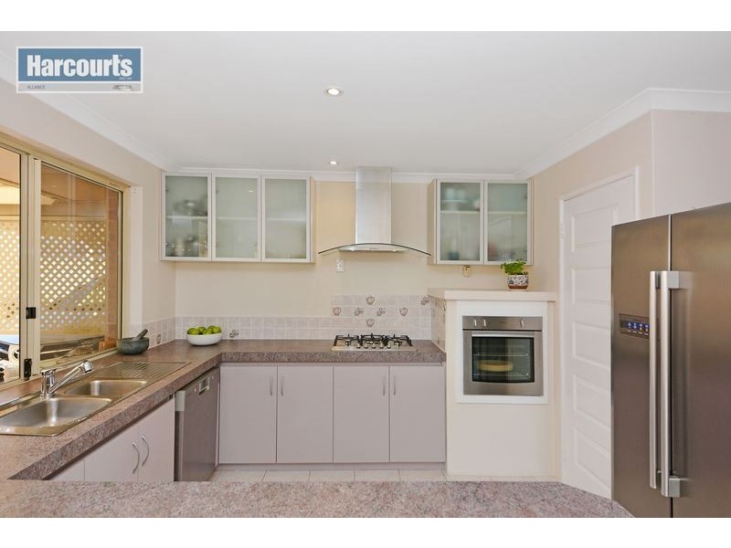 39 Selkirk Drive, Kinross WA 6028