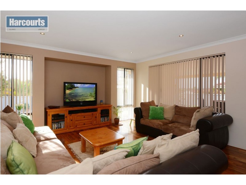 19 Bonnyrigg Pass, Kinross WA 6028