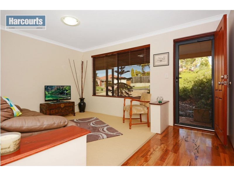 19 Bonnyrigg Pass, Kinross WA 6028