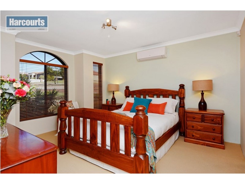 19 Bonnyrigg Pass, Kinross WA 6028