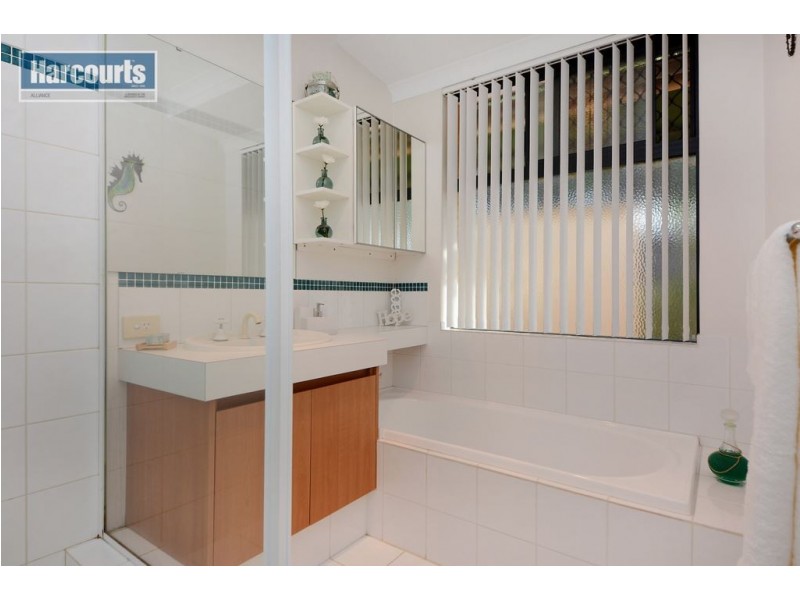 19 Bonnyrigg Pass, Kinross WA 6028