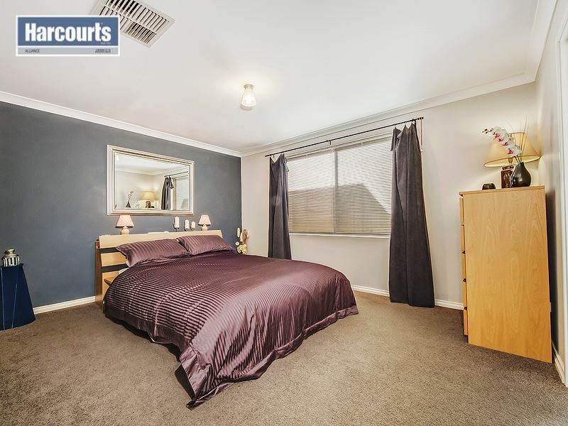 18 Colwyn Loop, Tapping WA 6065