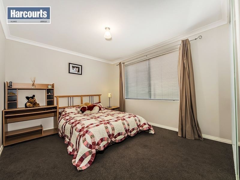 18 Colwyn Loop, Tapping WA 6065