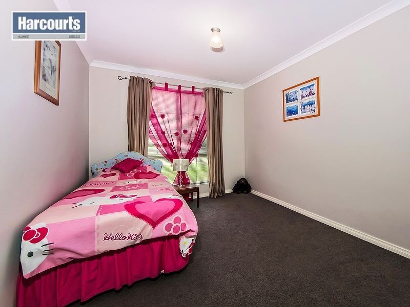 18 Colwyn Loop, Tapping WA 6065