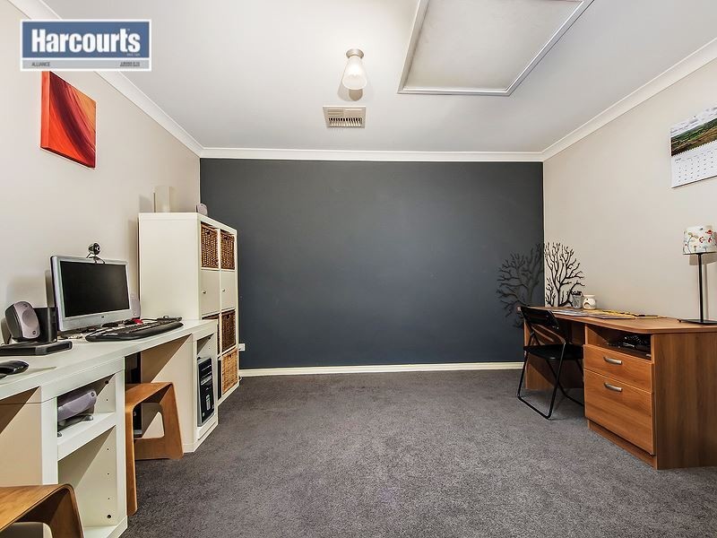 18 Colwyn Loop, Tapping WA 6065