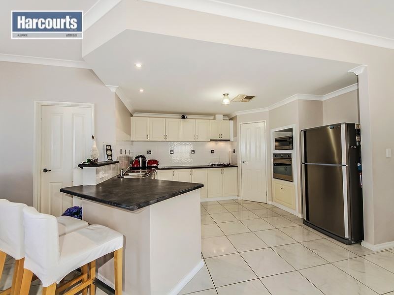 18 Colwyn Loop, Tapping WA 6065