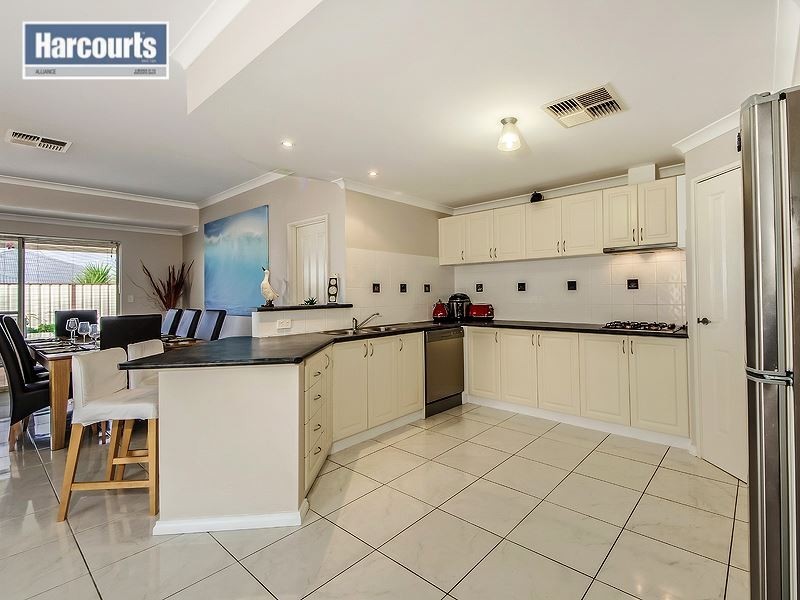 18 Colwyn Loop, Tapping WA 6065