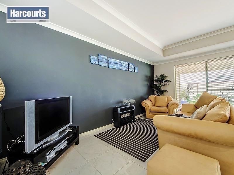 18 Colwyn Loop, Tapping WA 6065