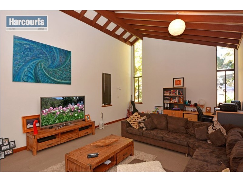 16 Canna Place, Wanneroo WA 6065