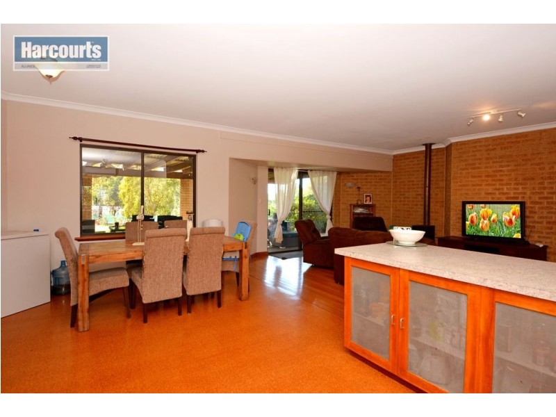 16 Canna Place, Wanneroo WA 6065