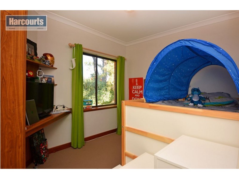 16 Canna Place, Wanneroo WA 6065