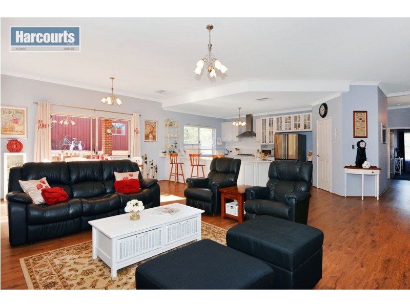 184 Wisteria Way, Chittering WA 6084