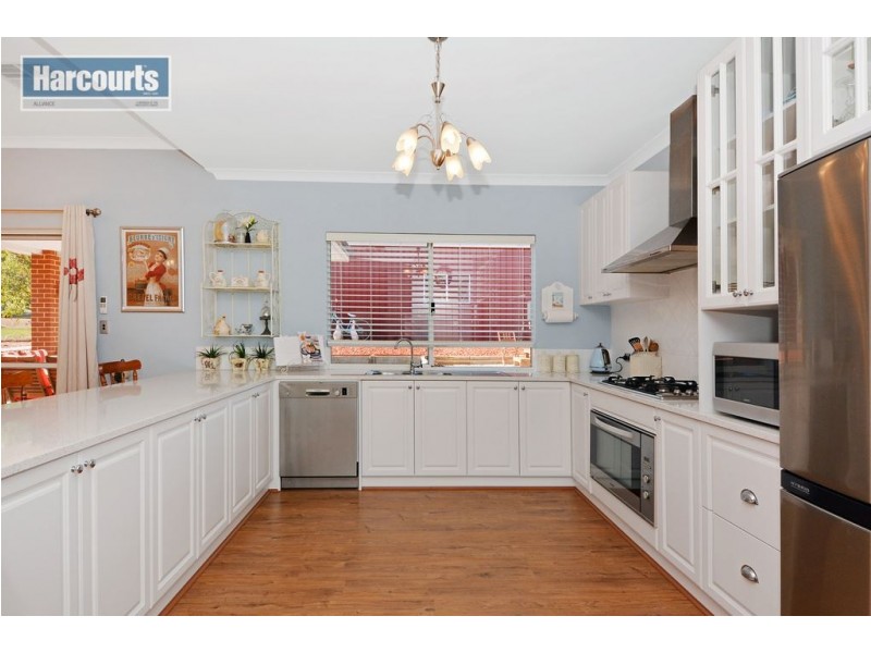 184 Wisteria Way, Chittering WA 6084