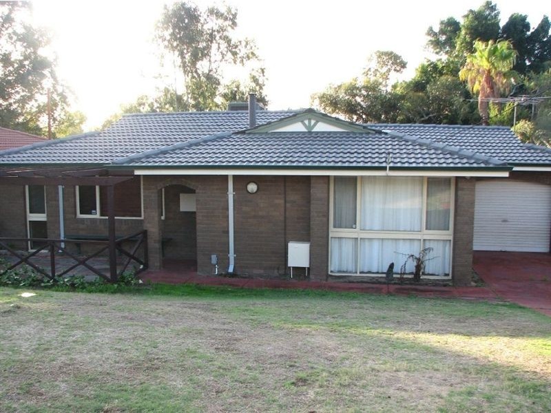 10 Cawarra Crescent, Craigie WA 6025