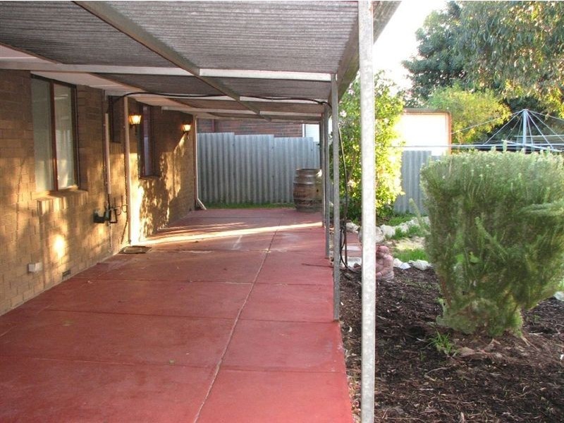 10 Cawarra Crescent, Craigie WA 6025