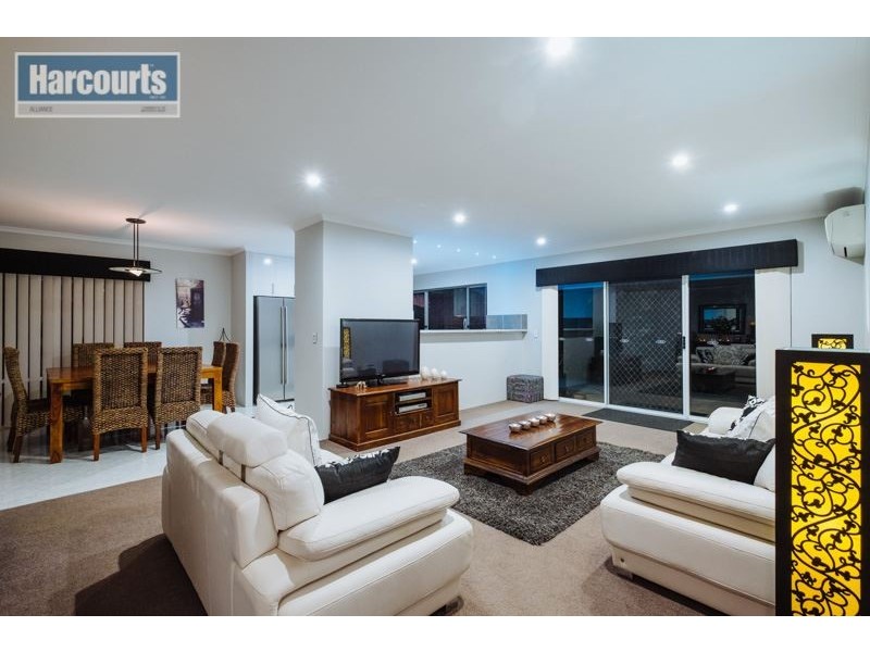 3 Oakwood Court, Currambine WA 6028