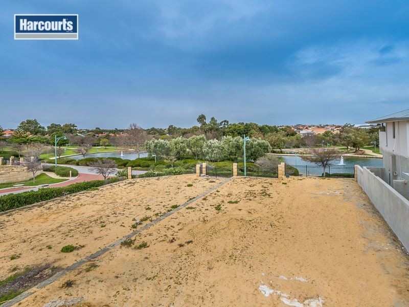 1387/20 Serena Way, Iluka WA 6028