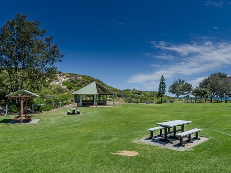 1387/20 Serena Way, Iluka WA 6028