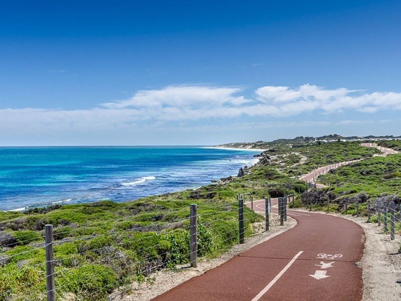 1387/20 Serena Way, Iluka WA 6028