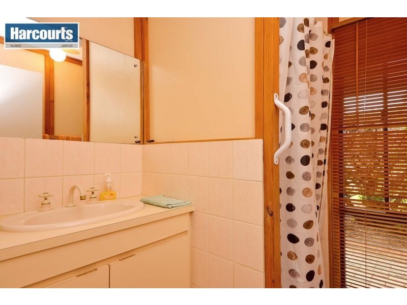 235 McLennan Drive, Nowergup WA 6032