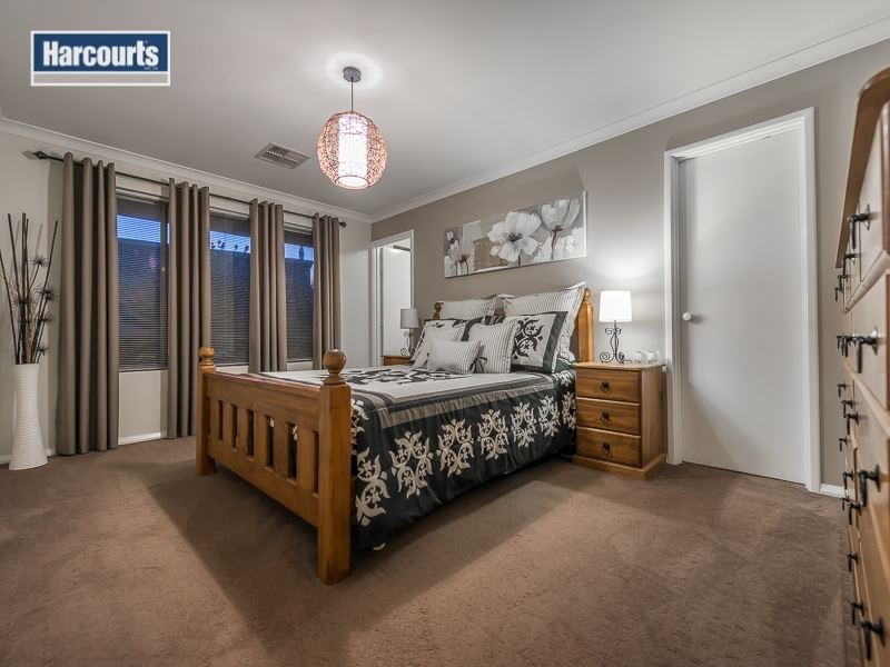 6 Nandina Close, Ballajura WA 6066