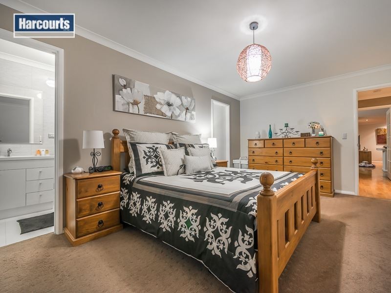6 Nandina Close, Ballajura WA 6066