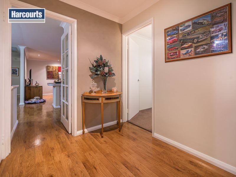 6 Nandina Close, Ballajura WA 6066