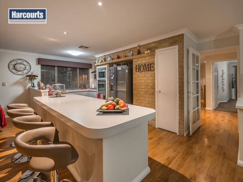 6 Nandina Close, Ballajura WA 6066