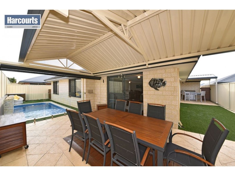 12 Rometta Way, Sinagra WA 6065