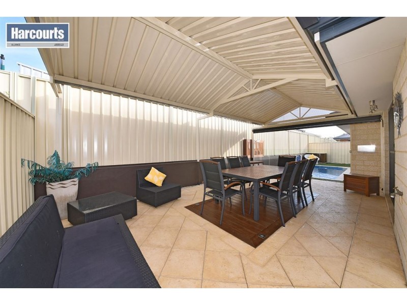 12 Rometta Way, Sinagra WA 6065