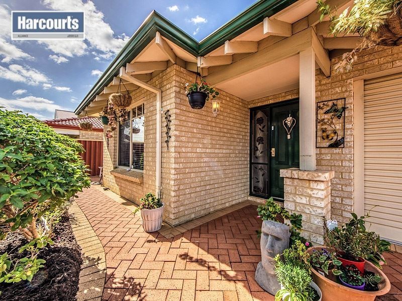 28 Timbercrest Rise, Woodvale WA 6026