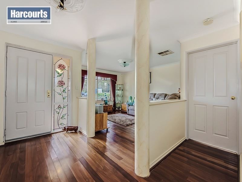 28 Timbercrest Rise, Woodvale WA 6026