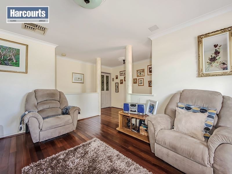 28 Timbercrest Rise, Woodvale WA 6026