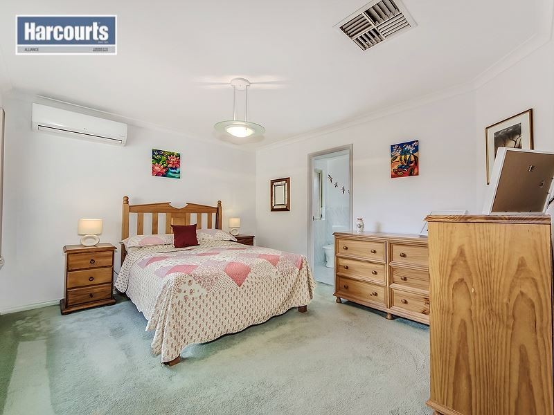 28 Timbercrest Rise, Woodvale WA 6026