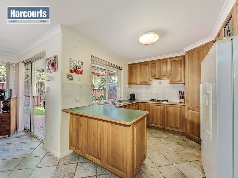 28 Timbercrest Rise, Woodvale WA 6026