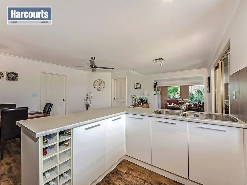 37 Highlander Place, Currambine WA 6028