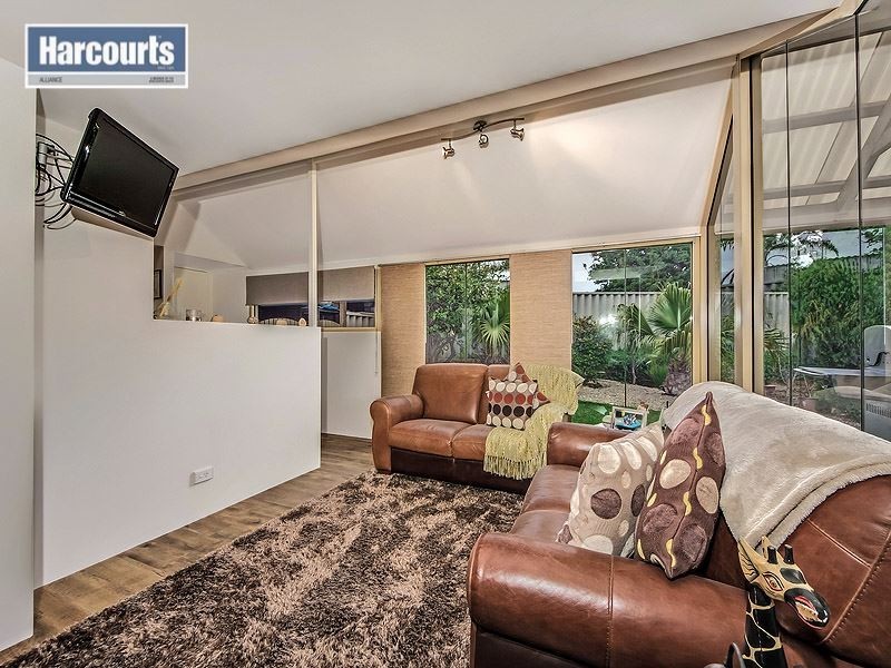 37 Highlander Place, Currambine WA 6028
