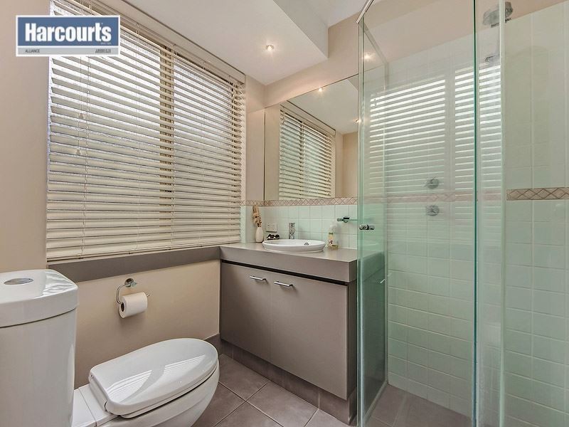 37 Highlander Place, Currambine WA 6028