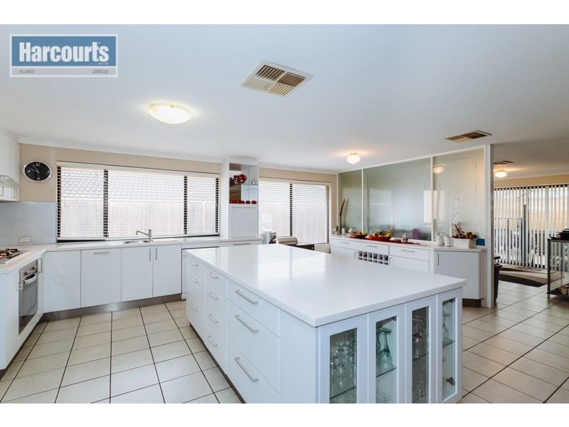 4 Connaught Way, Currambine WA 6028