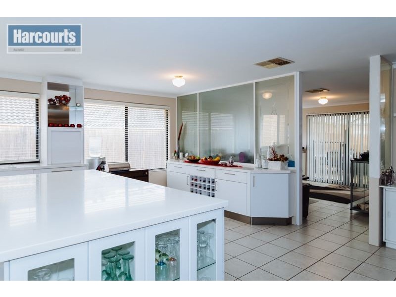 4 Connaught Way, Currambine WA 6028