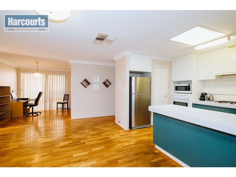 16 Doncaster Square, Currambine WA 6028