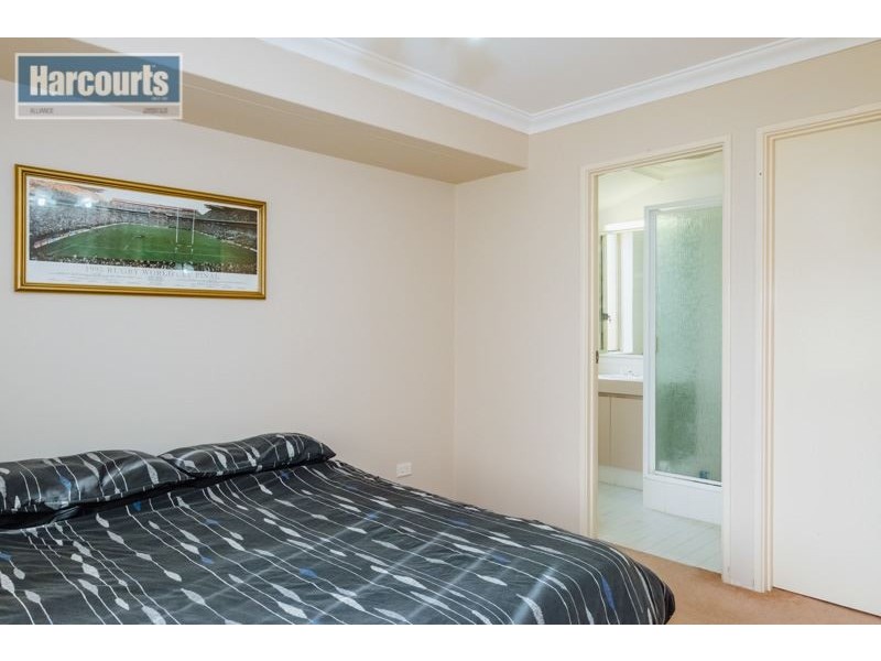 16 Doncaster Square, Currambine WA 6028