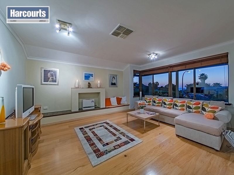 40 Wentletrap Way, Mullaloo WA 6027