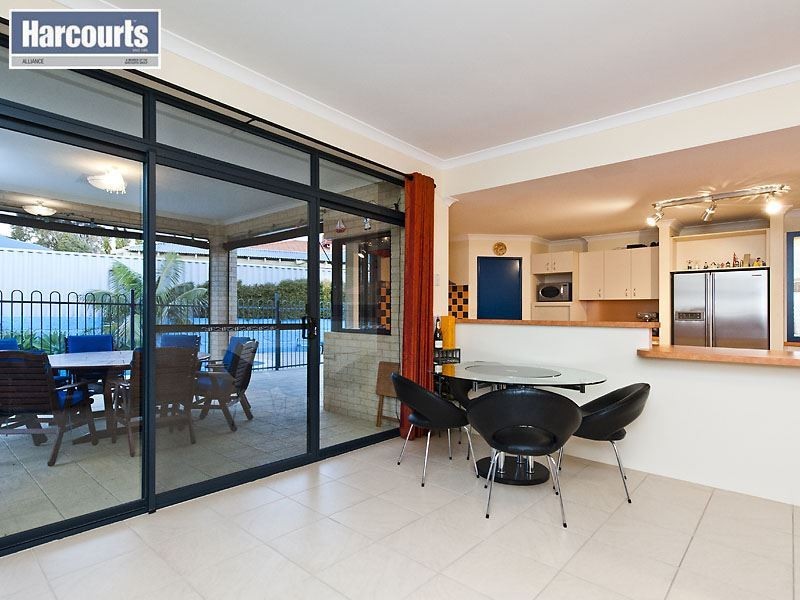 21 Cyane Way, Currambine WA 6028