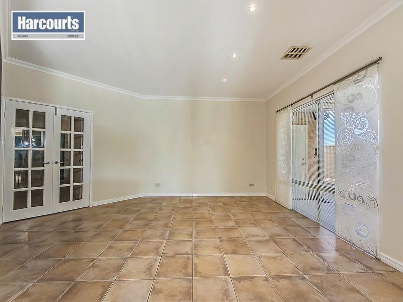 8 Kartner Road, Tapping WA 6065