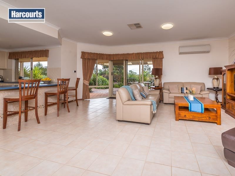 135 Meadowbrook Ramble, Bullsbrook WA 6084