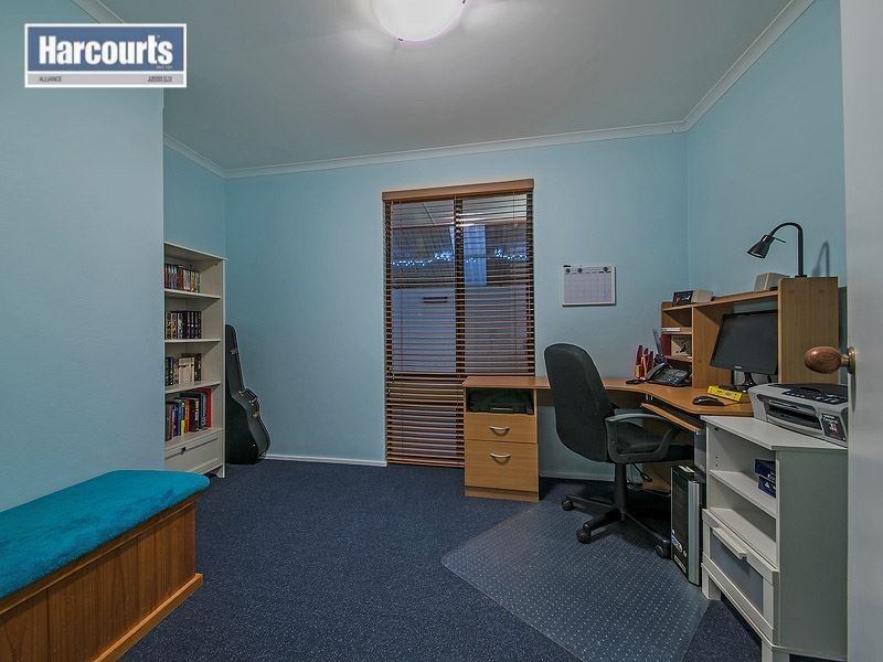36 Kallaroo Place, Kallaroo WA 6025