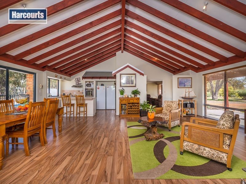 196 Santa Gertrudis Drive, Lower Chittering WA 6084