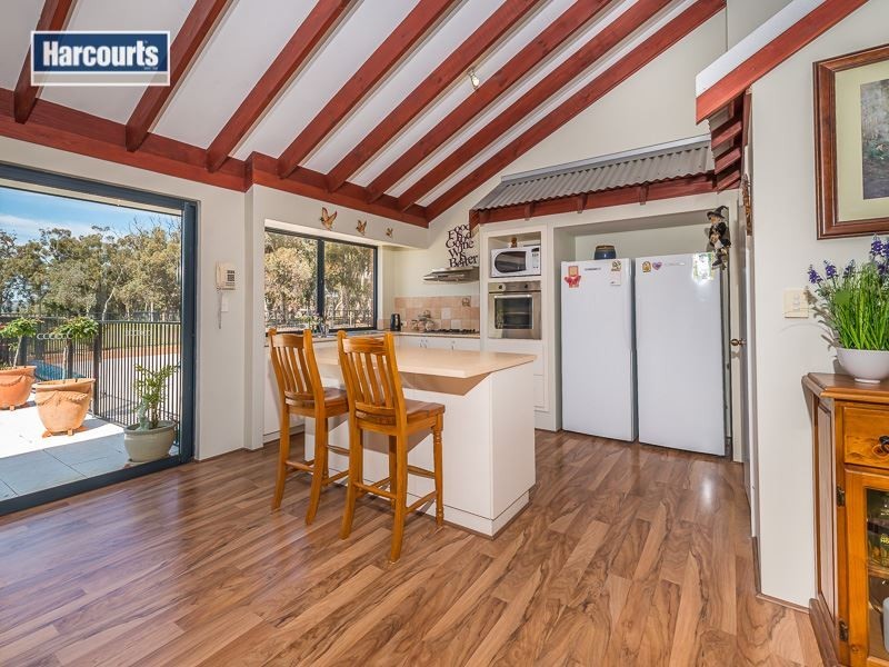 196 Santa Gertrudis Drive, Lower Chittering WA 6084